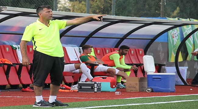 İlk resmi maçında kovuldu!