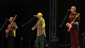 MFÖ şarkıları hep birlikte söylendi