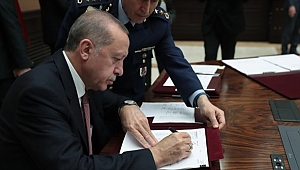 YAŞ'ta terfi alan komutanların listesi