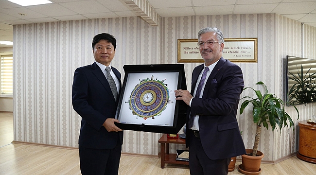 Başkonsolos Hong, Özak’ı ziyaret etti