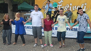 Bu festivalle engeller aşılıyor