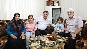 Demirci’den hacılara ziyaret