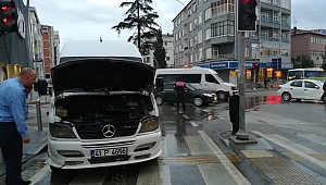 Işıklarda beklerken bir anda yandı