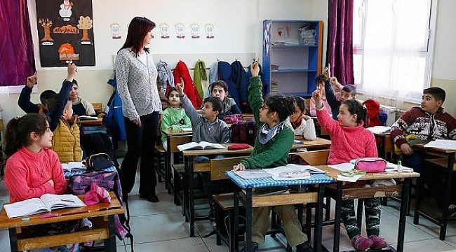 Kadrolu öğretmenlere 23 il için atama isteği
