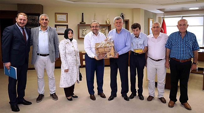 Karaosmanoğlu, Artvinlileri konuk etti