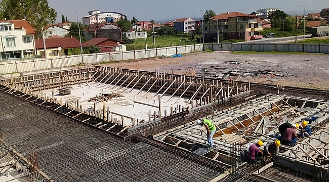 Kartepe’de yeni yüzücüler yetişecek