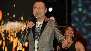 Kocaelililer Serdar Ortaç’ın şarkılarıyla yaza veda etti