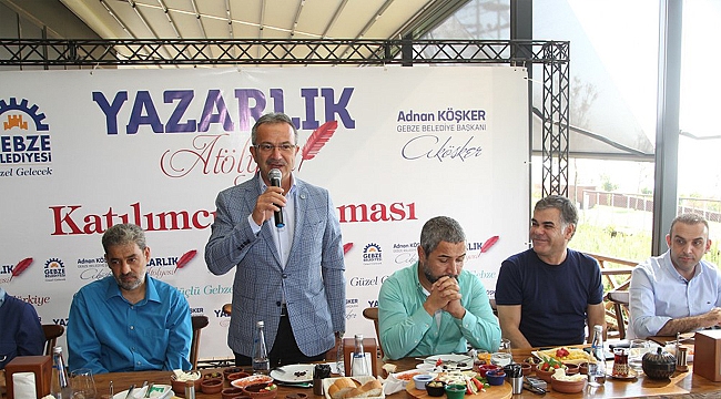 Köşker geleceğin yazarlarıyla bir arada