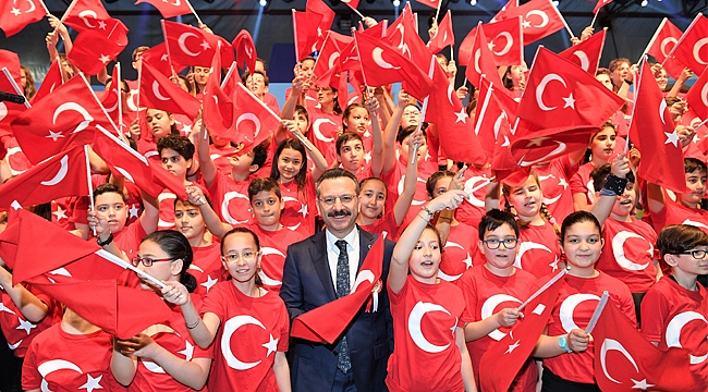 Vali Aksoy, “Erdemli insanlar kazandıracağız”