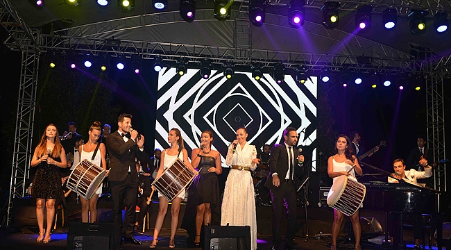 Züleyha Ortak&Enbe Orkestrası dinleyenleri büyüledi