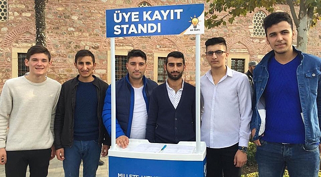 AK Parti gençlerinden üye çalışması