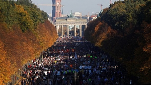  Almanya’da ırkçılık protesto edildi