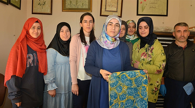 Geleneksel Türk süsleme sanatları öğretiliyor