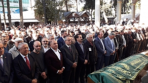 Kadı son yolculuğuna uğurlandı