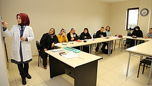 KO-MEK, dünyanın iki ucuna Türkçe öğretiyor