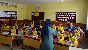 Tunç okulları ziyaret ediyor