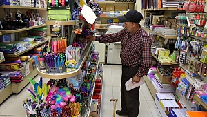 Velileri sevindiren kırtasiye yardımı