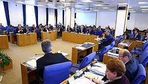 2019 bütçesi komisyondan geçti