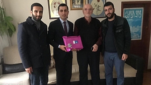 AK Gençler öğretmenlerine gitti