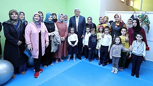 Başkan Karaosmanoğlu,“Anneye hizmet millete hizmettir”