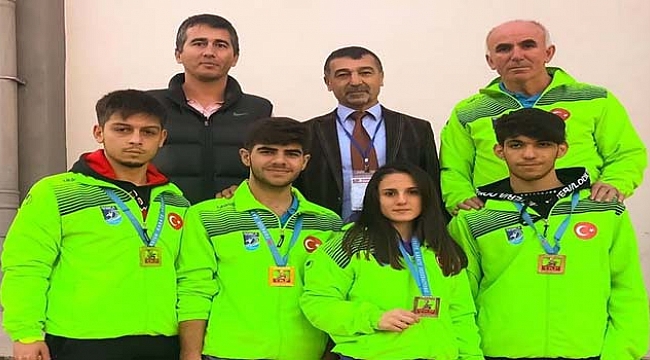 Darıcalı karateciler Rize’de esti