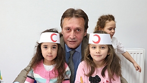 Demirci, çocuklarla etkinliklere katıldı