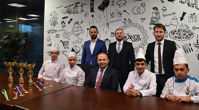 Genç şefler madalyaları topladı