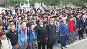 Kaymakam Güler ve Başkan Köşker bayrak töreninde