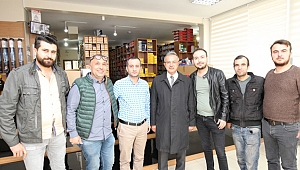 Köşker esnaflarla bir arada