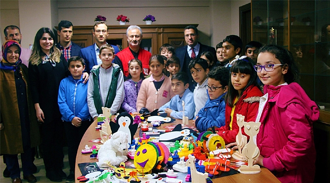 Öğrencilerden el emeği hediyeler