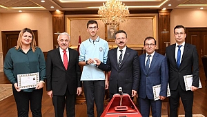 Vali Aksoy tebrik etti