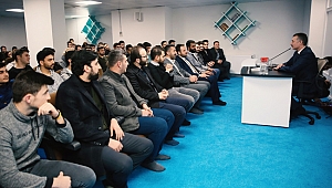 Büyükakın gençlerle buluştu