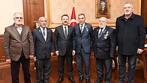 Gazi ve şehit ailelerinden Aksoy'a ziyaret