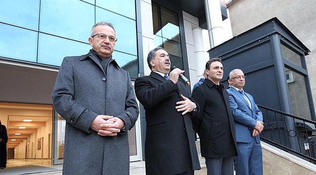Güler ve Köşker bayrak töreninde