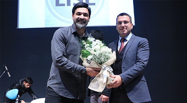 Mehmet Akif Ersoy, şiirleriyle anıldı