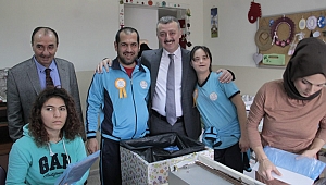 Mutluluklarına ortak oldu