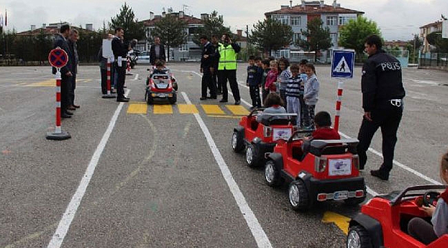 Trafiko'yla güvenliği öğreniyorlar