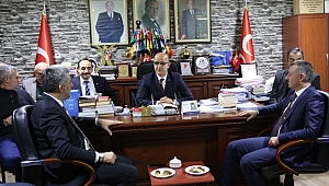 Ünlü ve Büyükakın bir araya geldi