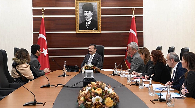 Vali Aksoy vatandaşlarla buluştu