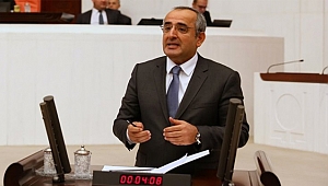 Akar, "Bu kent ülkeyi sırtlıyor"