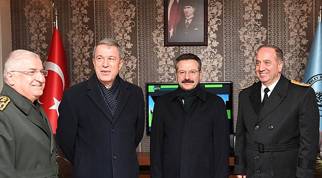Vali Aksoy, Hulusi Akar'ı karşıladı