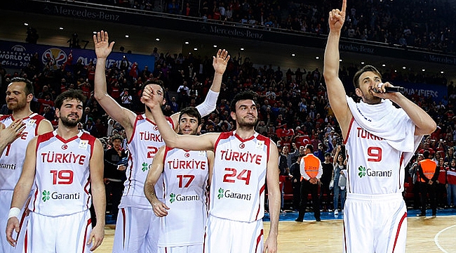 12 Dev Adam'dan bir galibiyet daha