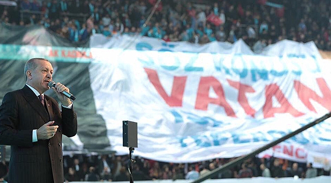 AK Genç Kocaeli'den Erdoğan'ı konuşturan pankart