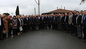 AK Parti Çayırova tek yumruk