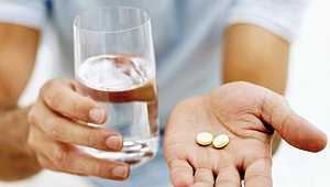 Bitki çaylarıyla ilaç tüketimine dikkat!