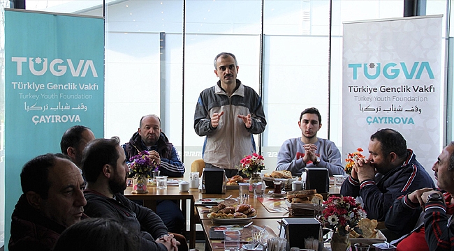 Çiftçi, TÜGVA’lı gençlerle yürüdü