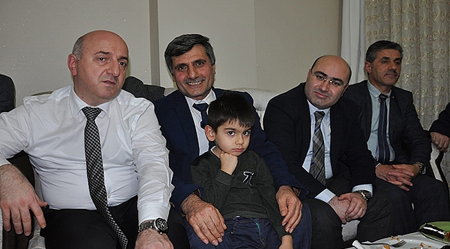 Erzurumlu gençlerden Bıyık’a destek