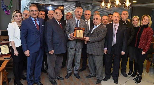 Mali müşavirlerden, Çiler'e plaket