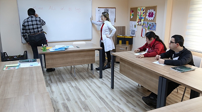 Özel öğrenciler okuma yazma öğrendi