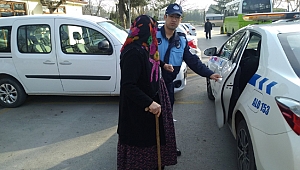 Zabıtadan Aysel Teyze’ye yardım eli